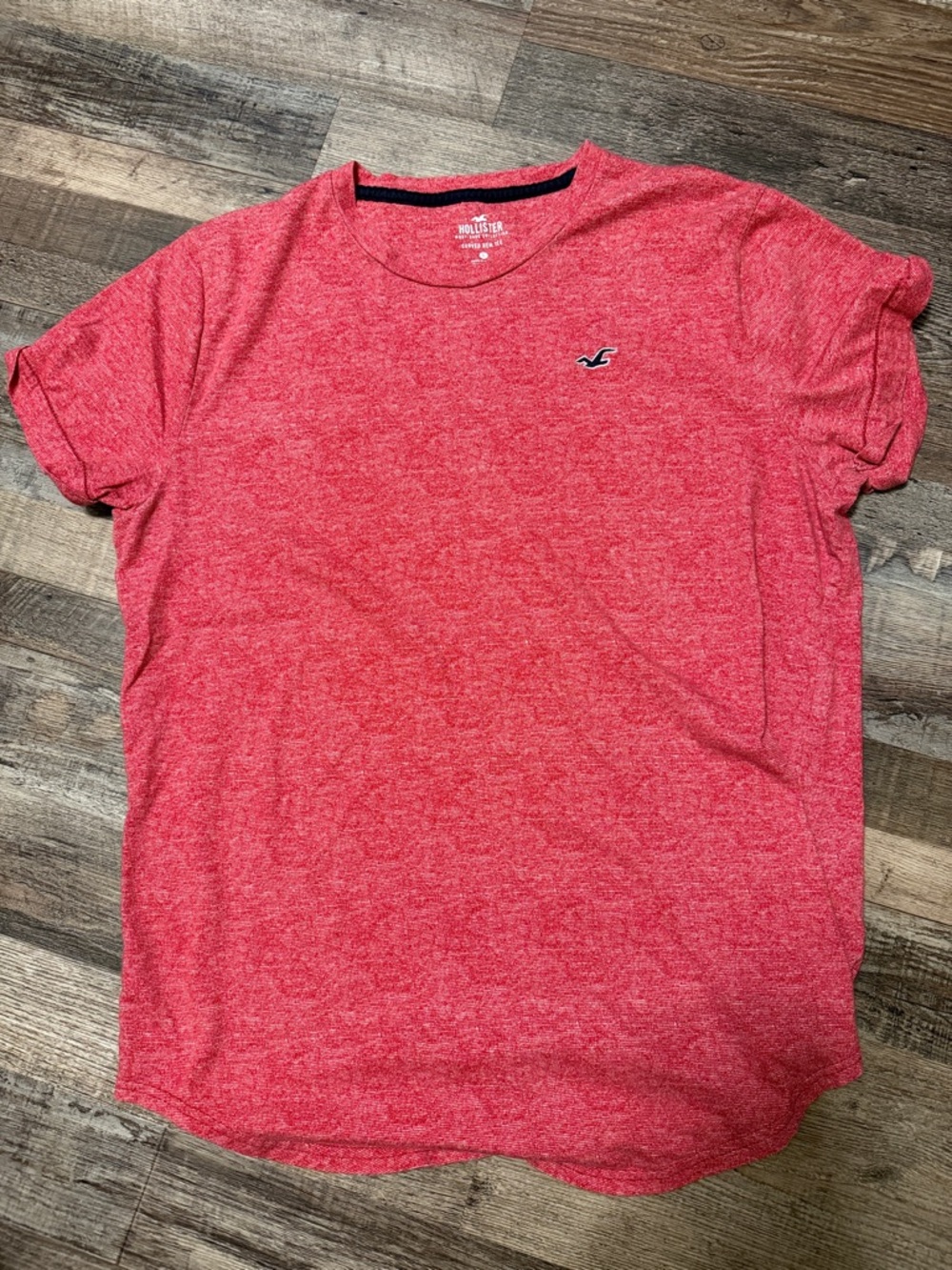 Hollister men's curved hem basic T-shirt in red heather size L